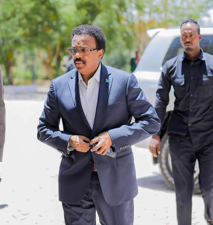 @M_Farmaajo 
Habeen iyo malinba majiro madxwayn 
Ka iiman san kadacad san ee soomarayvsoomali tan iyo burburkii inkastoo durbaan qabiil latumay cayayana lagu kiciyay runti majiro hugamiye siimaliyed ee halku farmajo inaga joogo naga jooga madxwyn🇸🇴✅