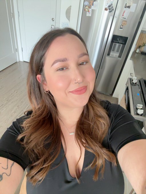 i&rsquo;m graduated !!! ur looking at ur new esthetician 🤍🕺🏼 https://t.co/YrMYhAF6gw