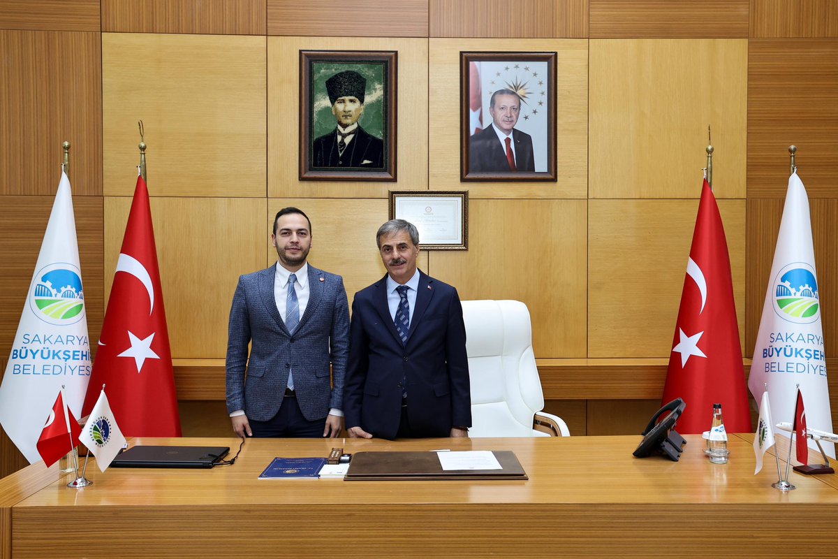 MBD_GM's tweet photo. Derneğimiz Yönetim Kurulu Başkanı Hayati ÖZSİPAHİ ve Yönetim Kurulu Üyeleri; Büyükşehir Belediye Başkanı olarak seçilen Yusuf ALEMDAR ’ı makamında hayırlı olsun ziyareti gerçekleştirdi. https://t.co/f6F8sYaYUQ