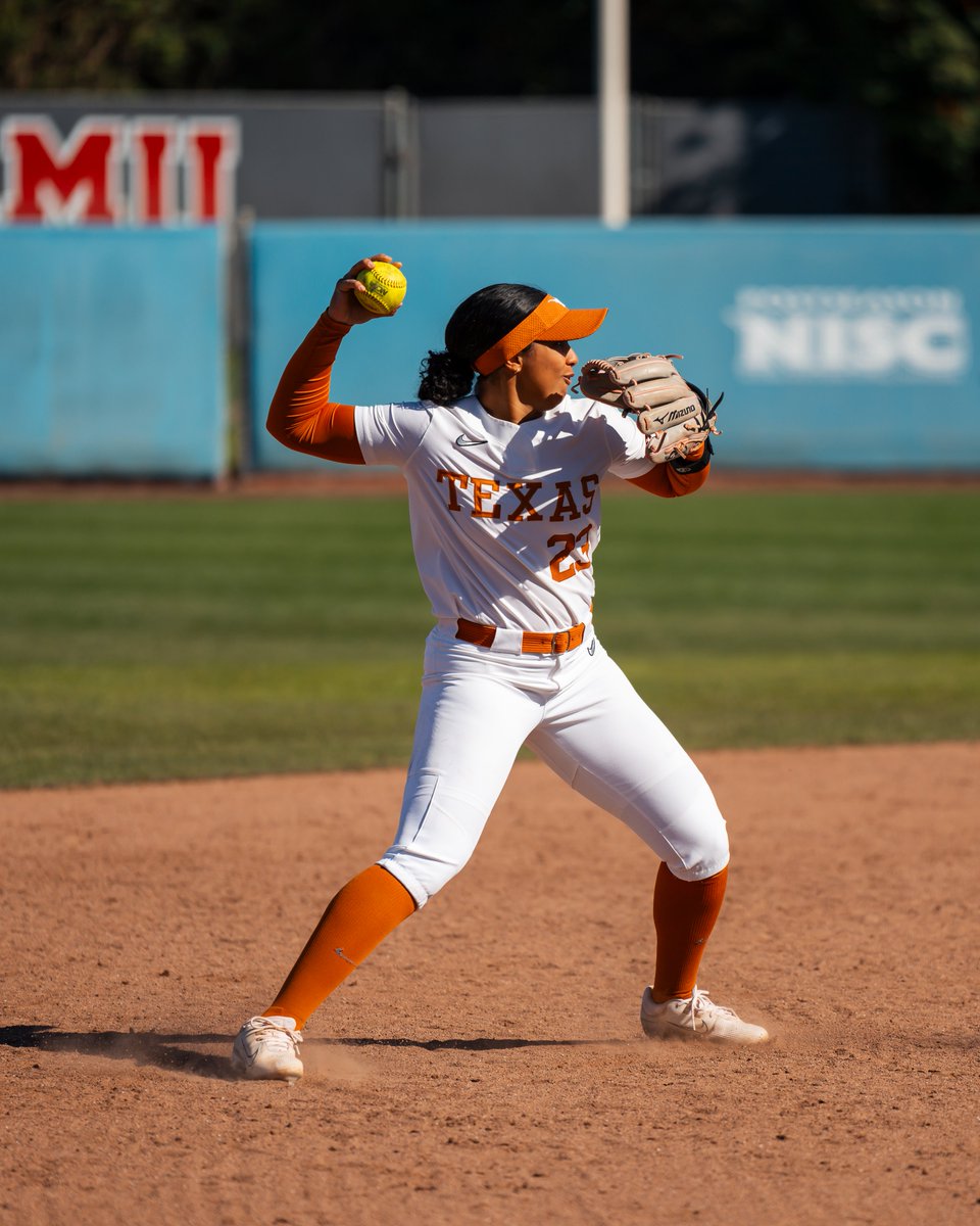 TexasSoftball tweet picture