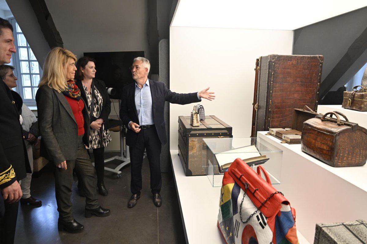 FaureDominique's tweet photo. #Ruralités | Dans le Loir-et-Cher, les ateliers de LVMH, Marie Daâge et Idealex confirment le dynamisme économique des territoires ruraux ! 

Une production artisanale et un savoir-faire dans la maroquinerie, l'art de la table ou la modernité en radioprotection... 👜

Soyons fiers de notre ruralité, gardienne de notre héritage artisanal et moteur d'innovation ! 🇫🇷