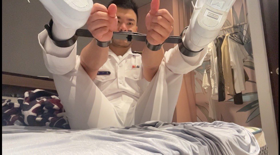 shackle_fetish's tweet photo. It’s really hard to put myself on to this restraint, but I did it

>>Join my fans page to explore more<<
https://t.co/jSGshElnH4 https://t.co/qMM2AaPIdz