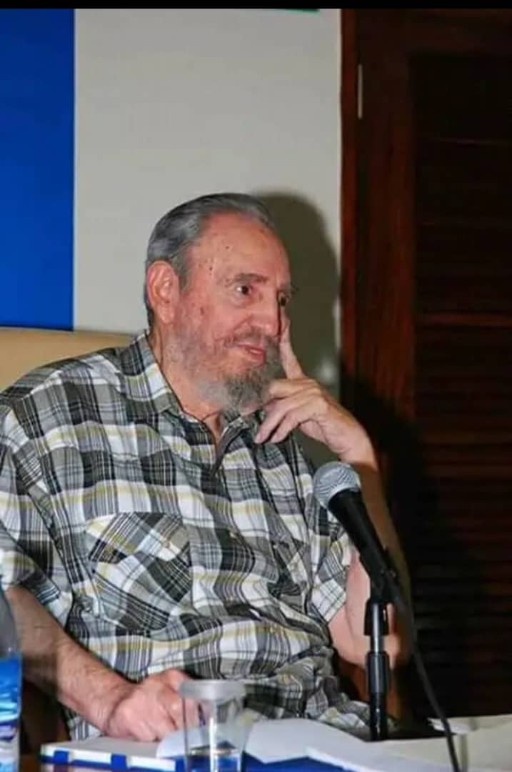 Fidel: Creo que nunca, en ninguna época, nuestro país tuvo el privilegio de contar con un número tan elevado de científicos, y no solo con un número tan elevado, sino con una calidad tan alta. #LaHabanaDeTodos #LaHabanaViveEnMí