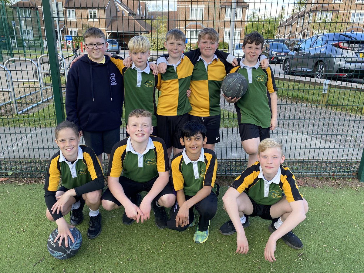 A superb afternoon competiting in the year 5/6 basketball tournament at Kingslea. Some great matches played with plenty of baskets scored made even better by having a special guest! 🏀💚💛