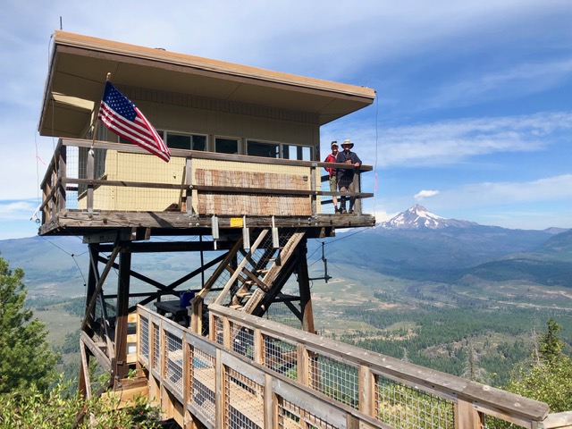 This #NationalVolunteerMonth, there are five nominees from our region for outstanding enduring service. The Green Ridge Lookout Volunteers based out of the @DeschutesNF have provided service for decades, providing fire education and detecting wildfire from their lookout tower.