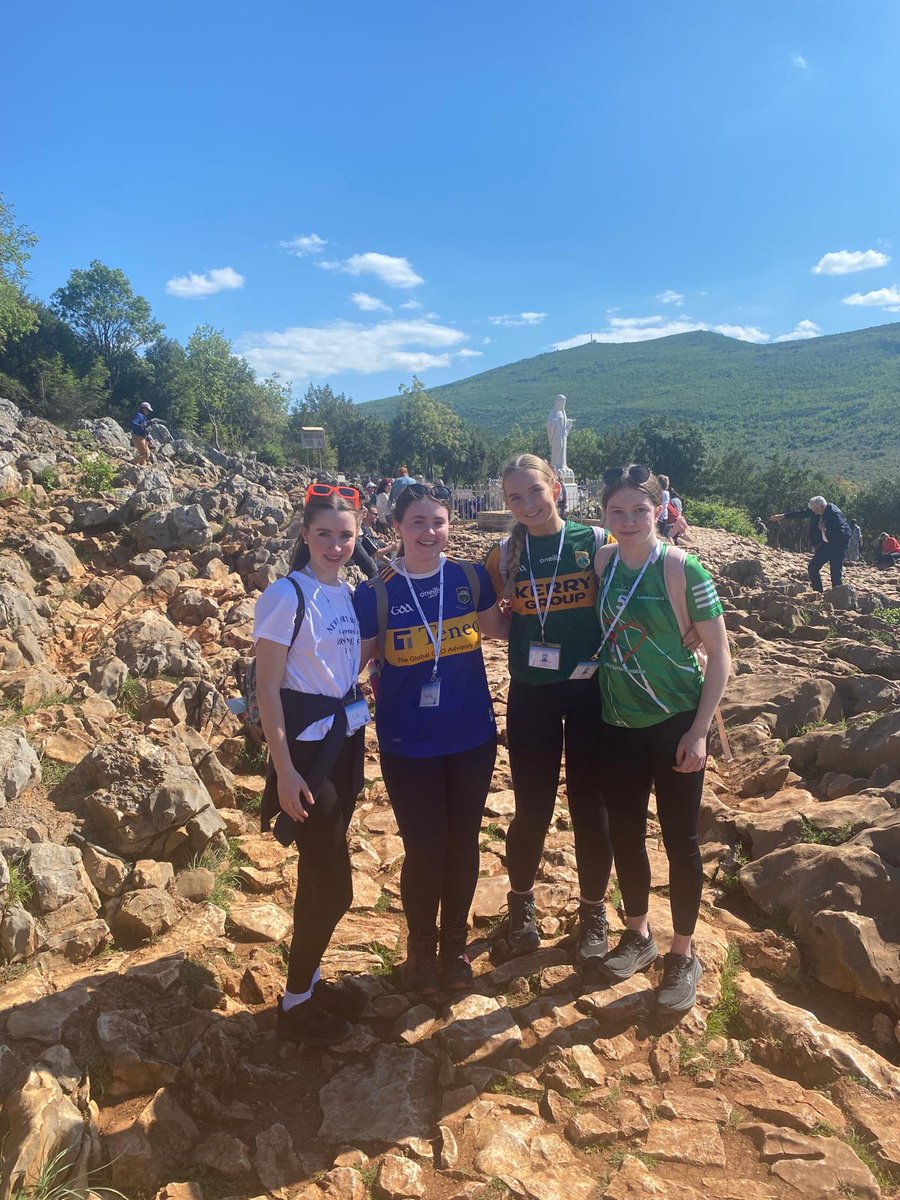 @ColDunIascaigh Transition Years Liliana, Aoife, Emma and Síobhan enjoying their pilgrimage to Medjugorje this week. Pictured here on top of Apparition Hill 🙏⛰️ Well done girls 👏 @TipperaryETB