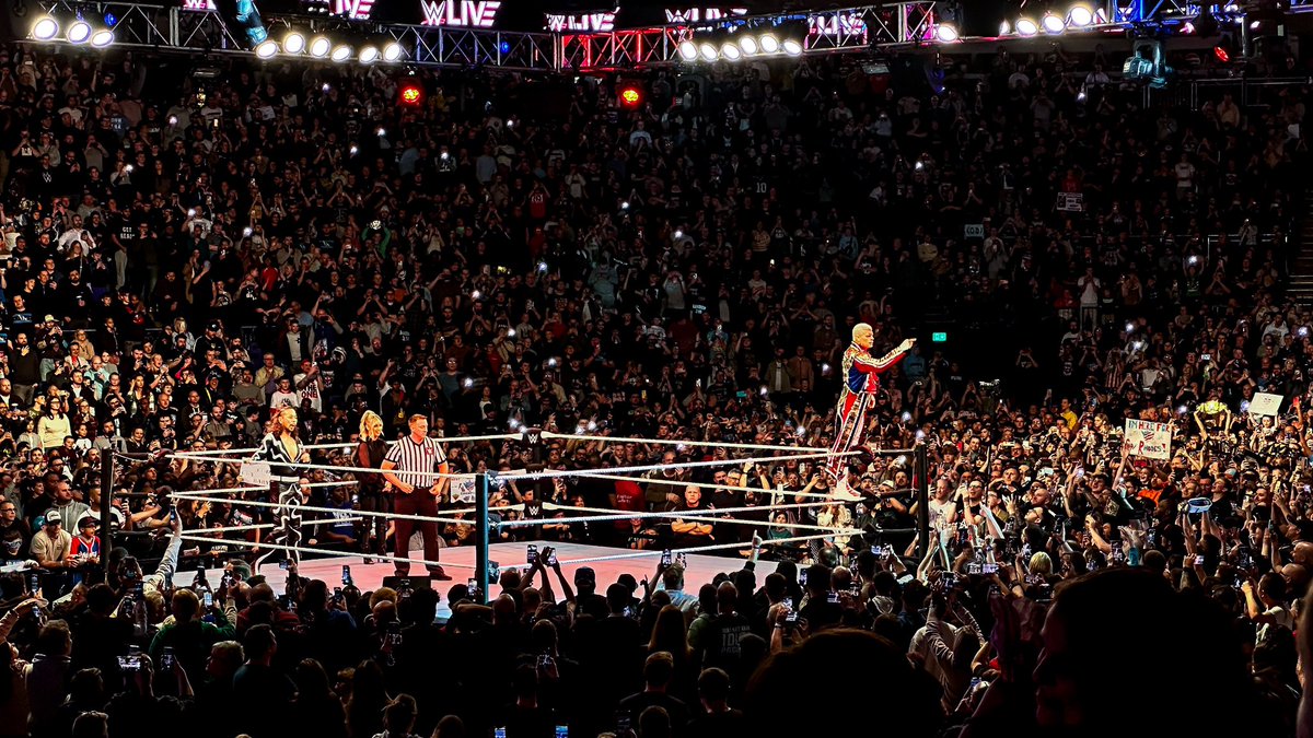 solomak87's tweet image. London became the American Nightmare tonight! @WWEUK @WWE @CodyRhodes #WWELondon