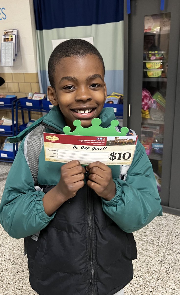 This amazing scholar from @tylivkai’s class is our attendance winner of the week.He was here everyday and won a gift card to @PizzaJohnsInc We’re thankful for our families for ensuring students come to school each day and our community partners for helping to honor our students!