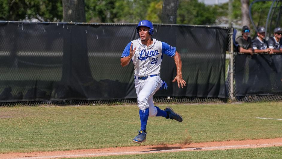 Lynn drops series opener to No. 7 Saint Leo ow.ly/KvoI50RkhVE #FightingKnights