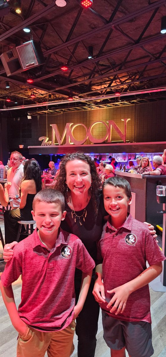 Definitely never thought I'd be back at the Moon after 20 years, and certainly not with my own kids! 😄
#fsualumni @TheBattlesEnd