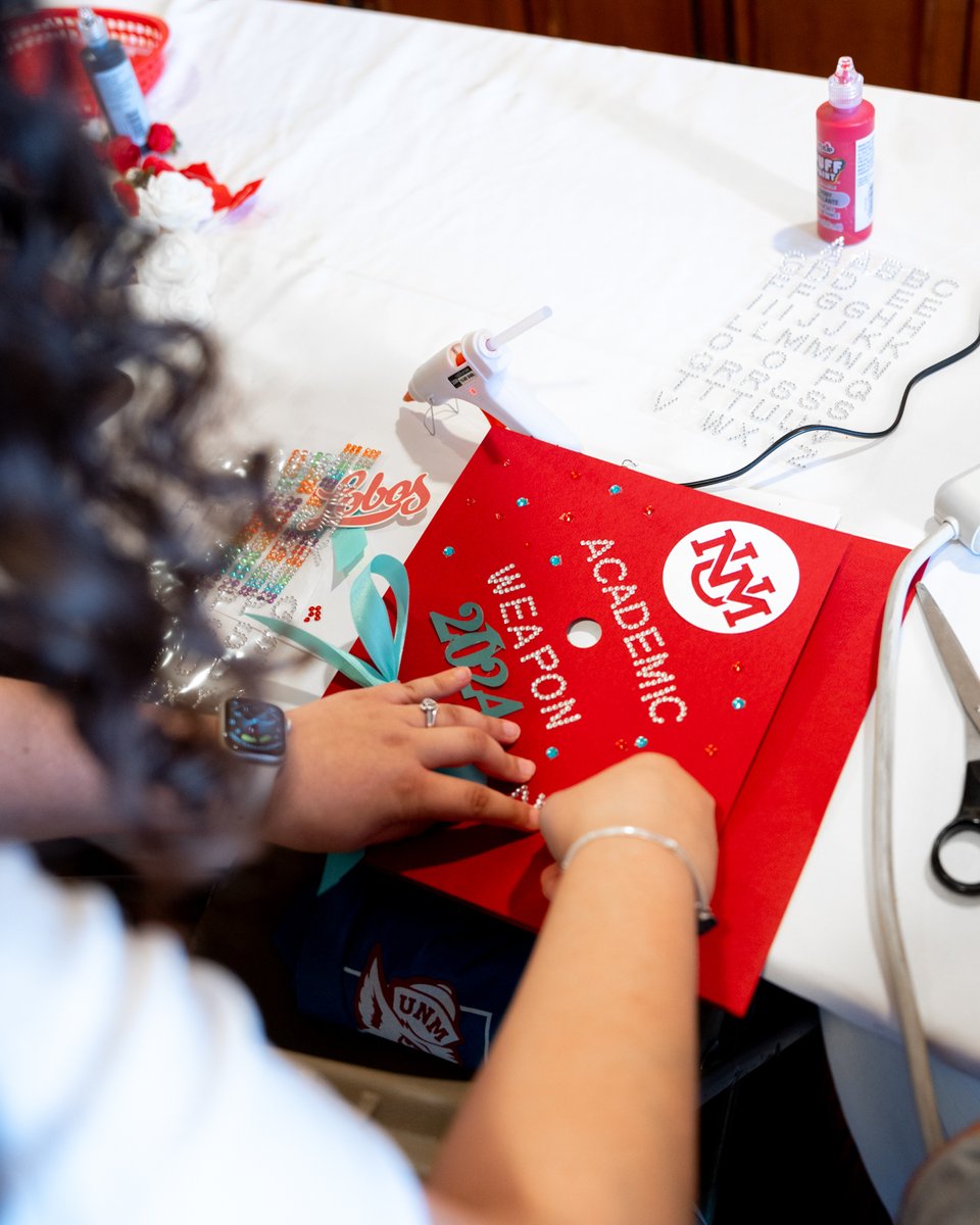 Lobos for Life ❤️ Yesterday, Hodgin Hall was lively with alumni and #UNM24 Grads for the Senior Send-off. Prepping 'Bos for life after earning their degree. #UNMGrad @UNMAlumni