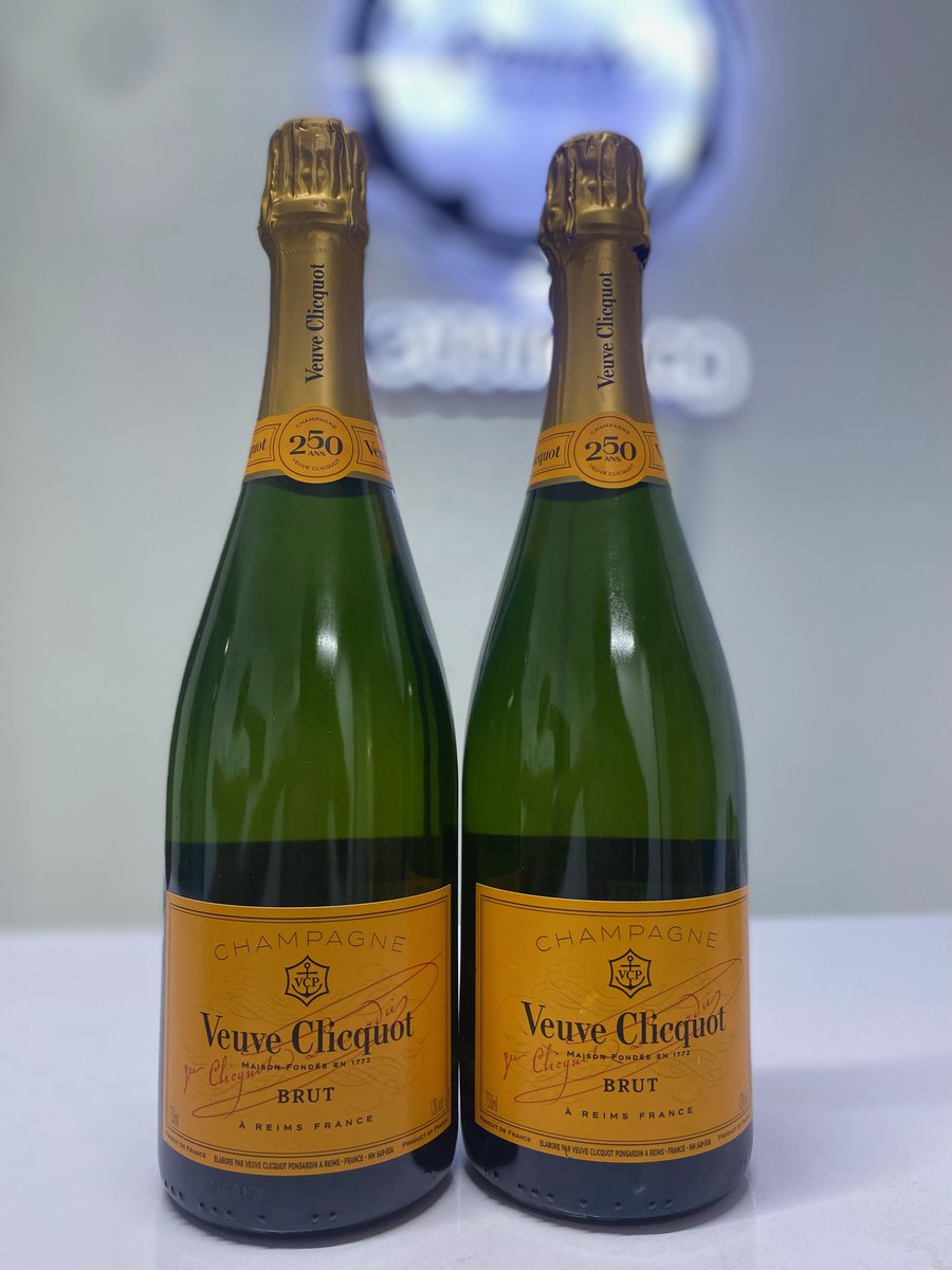 Vibe the Friday night with veuve clicquot Brut

Order Now at: ewine.ng
DM or call/WhatsApp: 0706 543 2245
.
.
.
#ewine #veuveclicquot  #fridayvibes  #moetchandon #wine #hennessycognac #cirocvodka #jameson #lekkilagos #winelover #wineoclock #winelovers #ewine