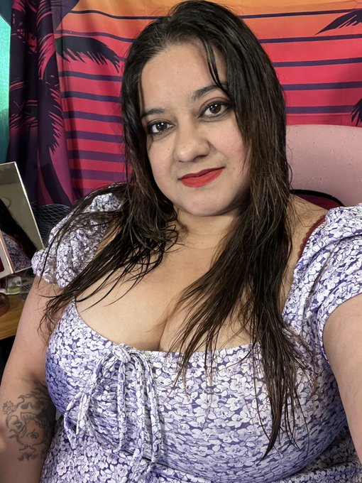 Going live for #ManyVidsGaming in about 10 minutes what should I die in: sniper elite 5 or doom eternal<a href="/tag/manyvidsgaming"class="tags">#ManyVidsGaming</a>