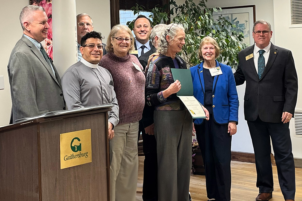 🏆 @ascensionmd has been awarded the 2024 Environmental Achievement Award by @GburgMD! 🎉 With support from their Reverend, @baytrust, and IPC, the team spearheaded countless environmental initiatives to combat stormwater runoff. 🌧️ Learn more: gaithersburgmd.gov/services/envir…