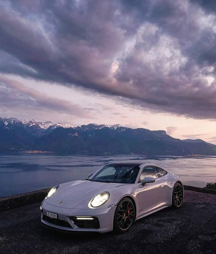 #Porsche 🤍💥🏔️