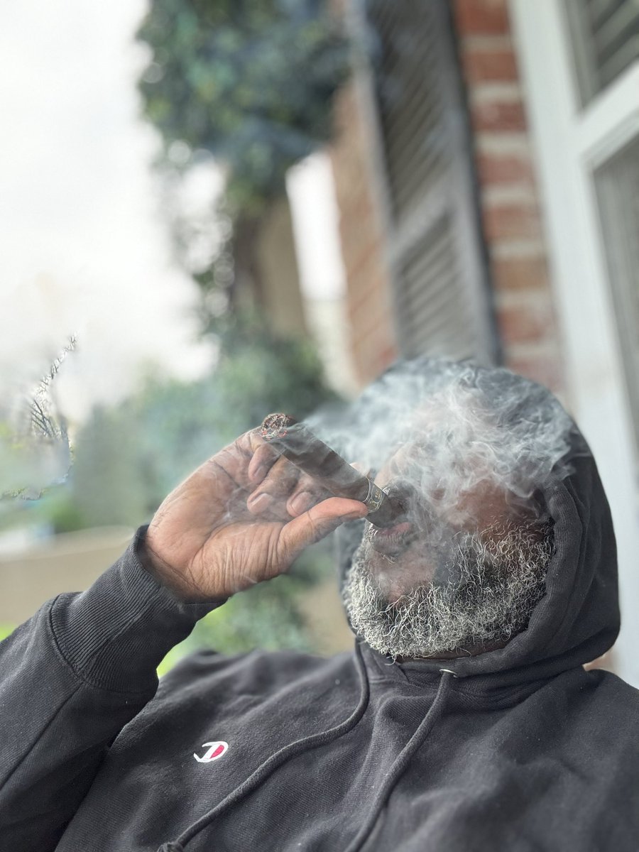 fasho2k's tweet image. Black hoodie season #LetsGoKnicks
