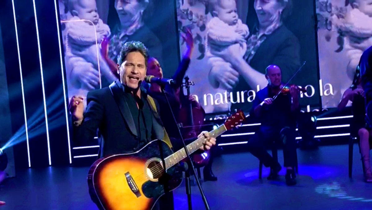 vannvns's tweet photo. #simplementeellas de @DavidDeMaria en @luartvg @TVGalicia 🎶💚
Las valientes que se enfrentan… Simplemente ellas!!! https://t.co/ziwfK3SiZ6