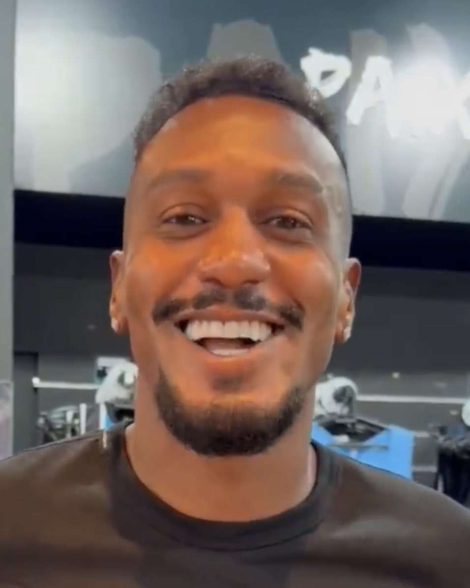 soccergfbpa's tweet photo. “aquele sorriso.. aquele maldito sorriso” https://t.co/0atJ0MIHbn