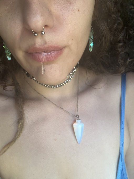 You make me so wet all  my wholes oozing 💦 https://t.co/pYPft4O8cR