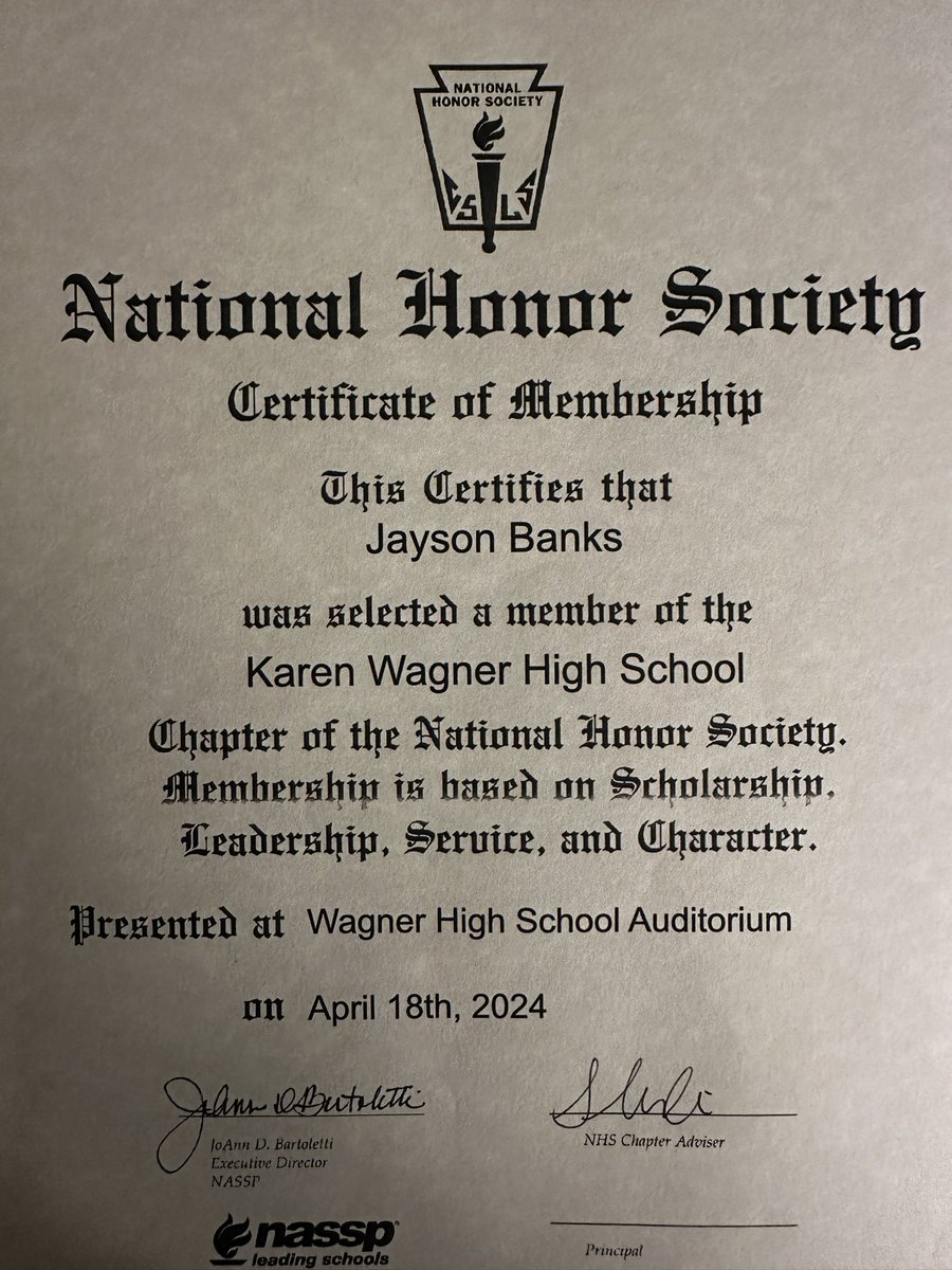 It’s a great feeling when one of your kids get inducted into National Honors Society. But sucks when you’re informed of the date🥺😫😫😫 Congratulations Son well deserved👏🏽👏🏽👏🏽😍😍😍
#ProudMama #TheBANKSWay #B5