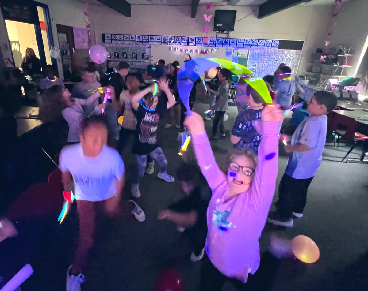 MrsGibson112's tweet photo. A box appeared in our classroom on Monday that said “do not open until after testing” and today we got to open it!! To our surprise, it was supplies for the BEST glow party ever!!!!!! Way to rock the third grade state test ravens!!!! https://t.co/a7l5sQqCfH