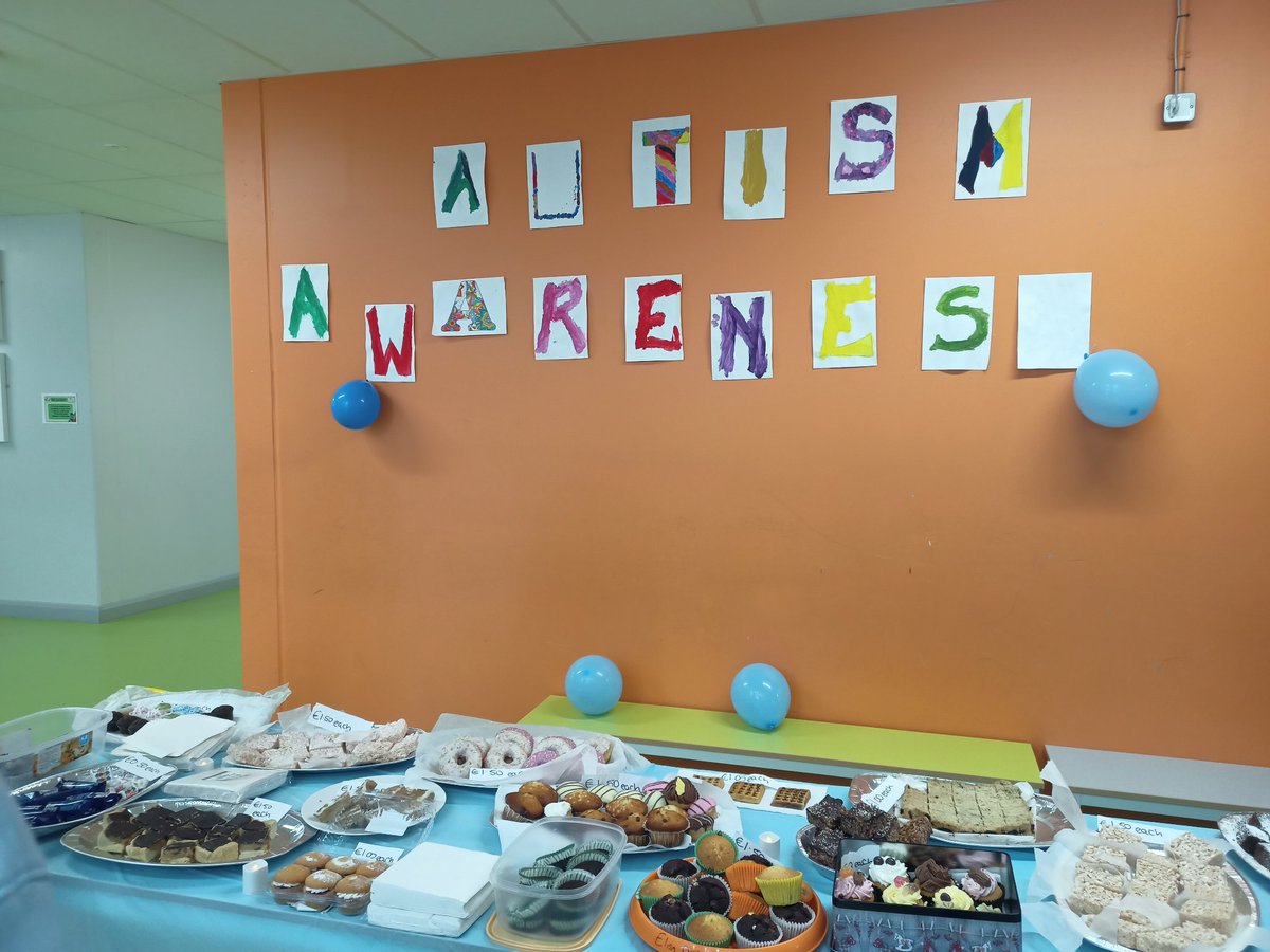 Mmm7mmm7mmm7m's tweet photo. Cuarto día en el Educate Together Secondary School #LimerickETSS con el PIE #OBSERVA_ACCION. Lleno de eventos: concienciación sobre el autismo y educación global en colaboración con los ETSS de Galway y de Cork.
 @CFPIdiomas
 @laura_juan
 @inmacuellar https://t.co/koHGE0cD0t