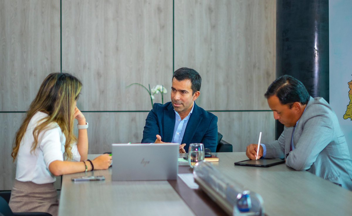 FNDCol's tweet image. El @CundinamarcaGob @JorgeEmilioRey está avanzando en su objetivo de hacer del dpto. una potencia digital 💻en alianza con #ArenaTech del @Ministerio_TIC y así llevar a otro nivel los medios tecnológicos y aplicaciones digitales que ya existen en la región.📲 #TodosSomosRegión