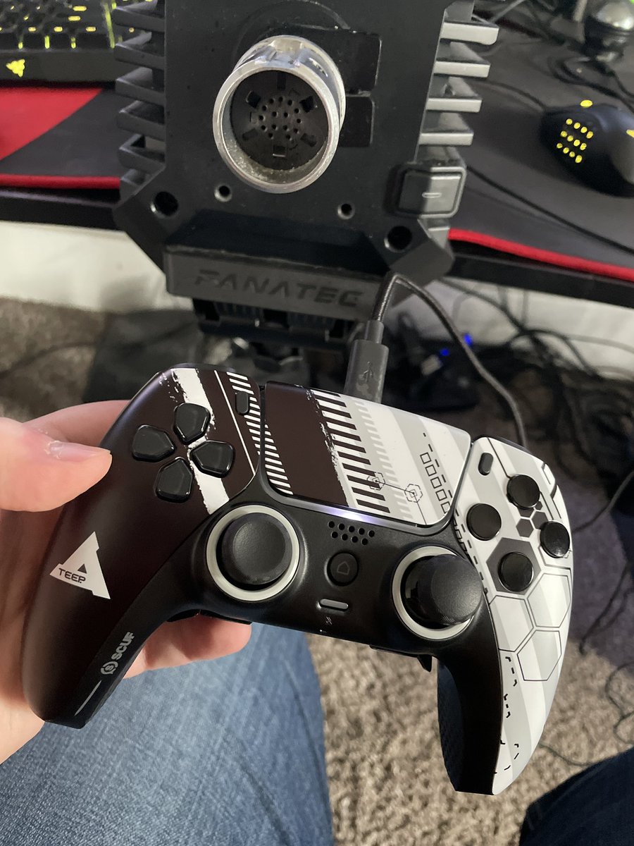 @ScufGaming came through and got this bad boy delivered to me on my birthday. Now if only it translated to me being as good as @TylerTeeP is 😂
