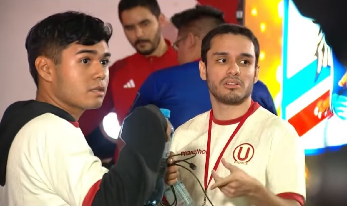 Top 2 en la eLiga🇵🇪 en mi primer torneo presencial como coach de <a href="/oeternalzz/">oEternalzZ</a> . Me quedo con el sinsabor de no poder haber sido campeones pero con tan poco tiempo trabajado el nivel y planteamientos demostrados en cada partido nos llevaron a estar en el presencial.

Última foto😂