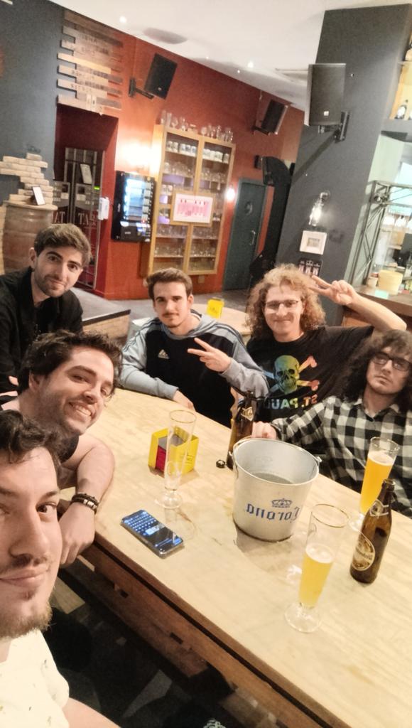 Johnluckin tweet media