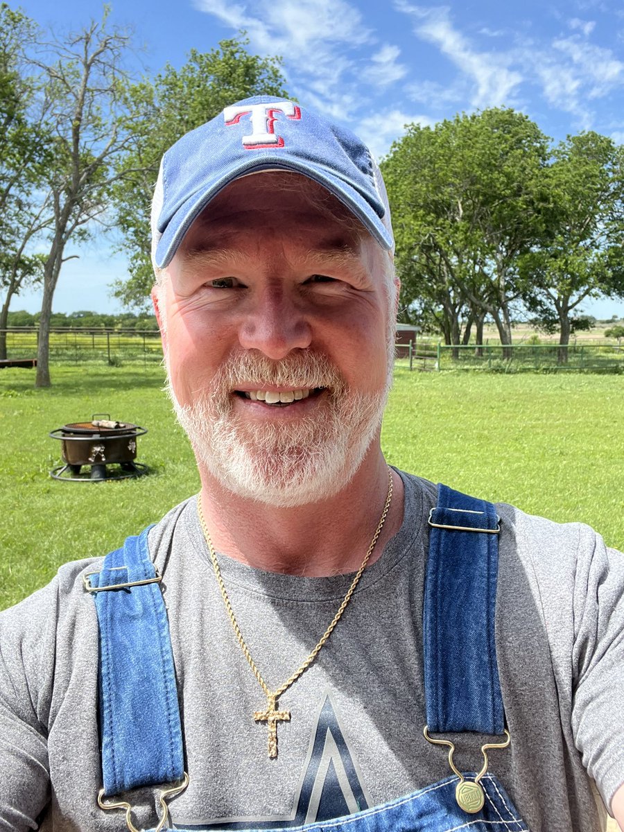HeartOTXHeartMD's tweet photo. Hustling out to @TruistPark at the end of another great @MedAxiom day!*

Haven’t seen a game in #ATL since the old #FultonCountyStadium days!

Go @Rangers ! #StraightUpTX 

* the pick is from the ranch last week and not what I wore to the meeting today!😂🤣⚾️ https://t.co/7UDA9iHu7L