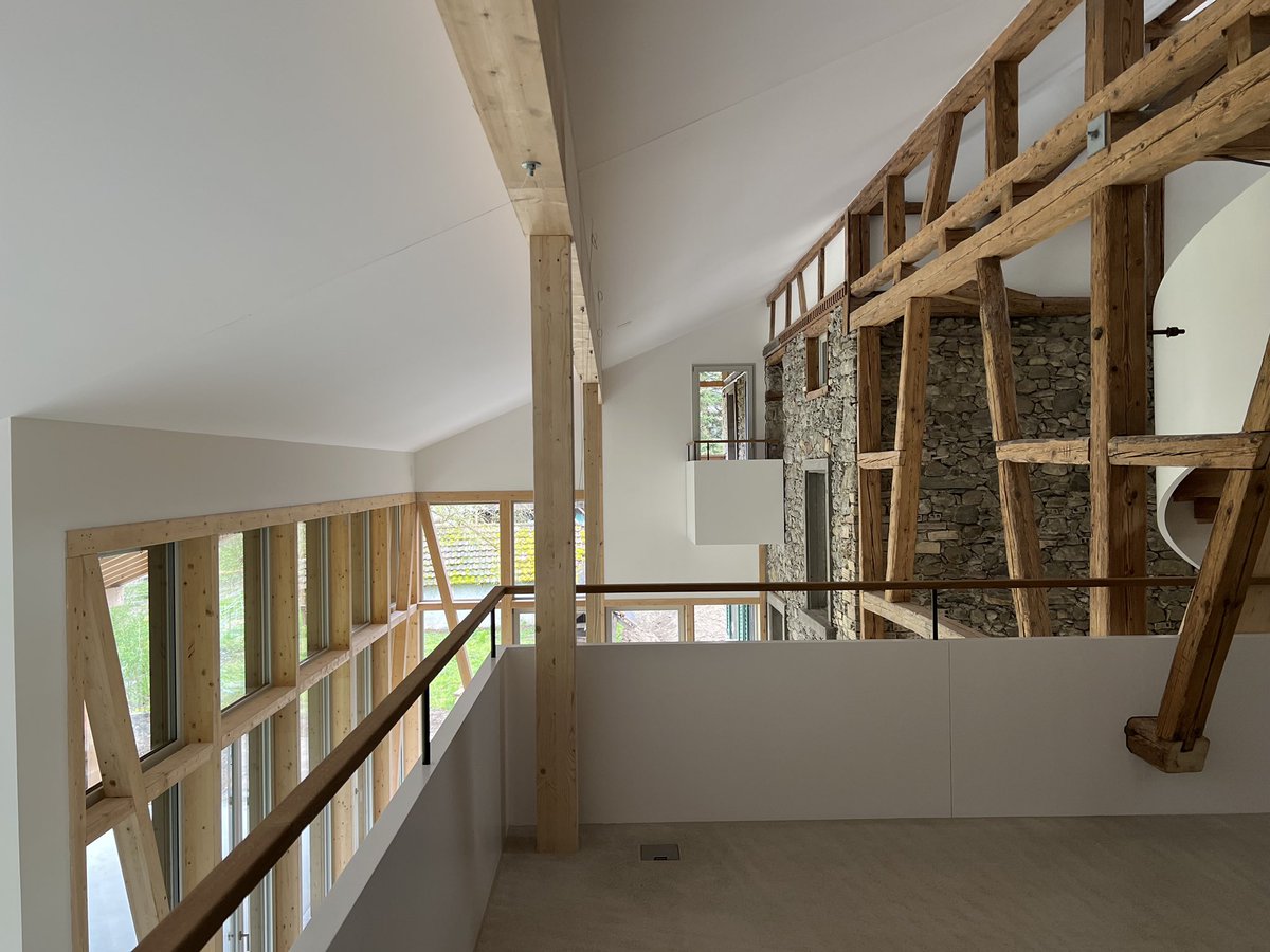 architektick's tweet photo. Wohnhaus Dorfstrasse Künten - Ein Einblick: Ins Obergeschoss #Unter Dach und Fach - Bild by architektick #architektick #architecture #Architektur #Wohnhaus Dorfstrasse #Umbau #Aargau #Künten #Scheune #HausimHaus - Projektinformation: https://t.co/vMHqOCmSfD https://t.co/yN6TUvNWjI