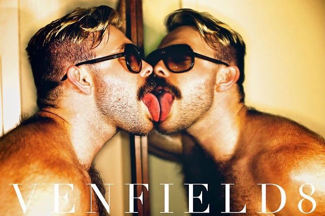 #throwback to my photoshoot with @venfield8 • • • #hunterharden #venfield8 #lick #mirrorselfie #Reflections