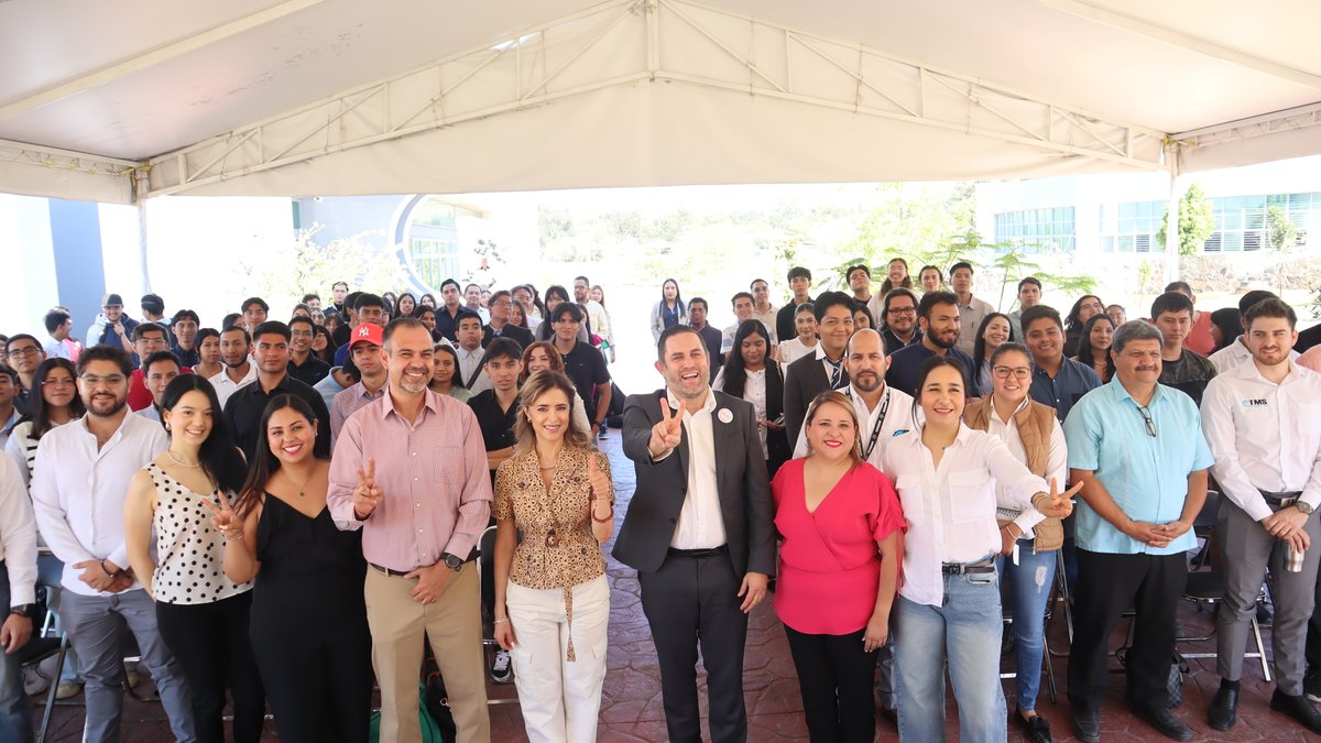 cutlajo's tweet image. ¡Celebramos el exitoso 2do Open House del #ModeloDual! 🎉Gracias a la presencia del Coordinador Antonio Lancaster Jones y la Directora Blanca Noelia Caro Chaparro de @CCIJalisco, así como la participación de más de 20 empresas. 💼

#CUTLAJODual