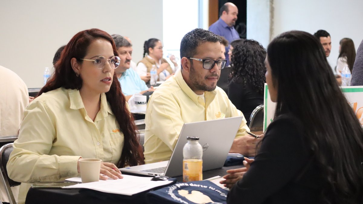 cutlajo's tweet image. ¡Celebramos el exitoso 2do Open House del #ModeloDual! 🎉Gracias a la presencia del Coordinador Antonio Lancaster Jones y la Directora Blanca Noelia Caro Chaparro de @CCIJalisco, así como la participación de más de 20 empresas. 💼

#CUTLAJODual