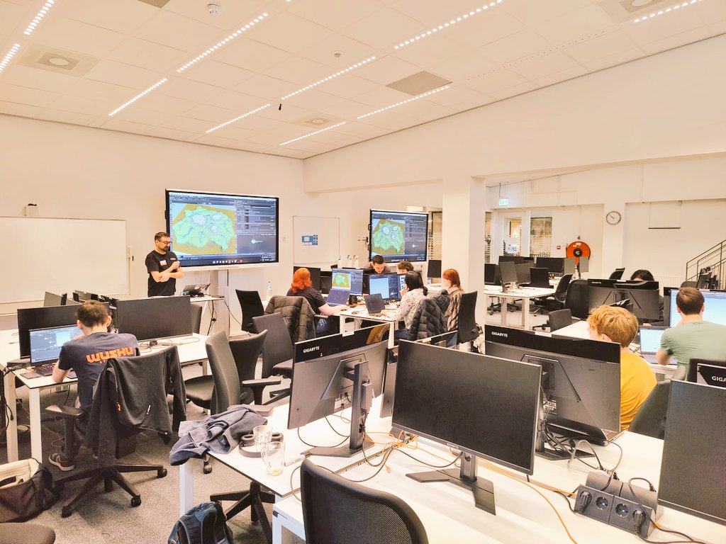 Ian Smith tweet media