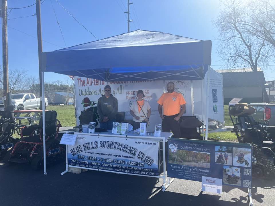 AccessAbilityWI's tweet photo. @AccessAbilityWI partners, #BHSC Blue Hills keep busy up in Barron County.
#OutdoorsAccess4All https://t.co/DGouO8g7Ez