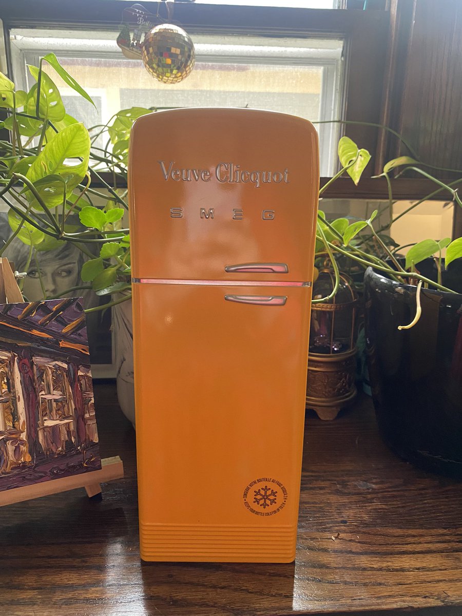 Friday fun with a champagne fridge. #veuveclicquot