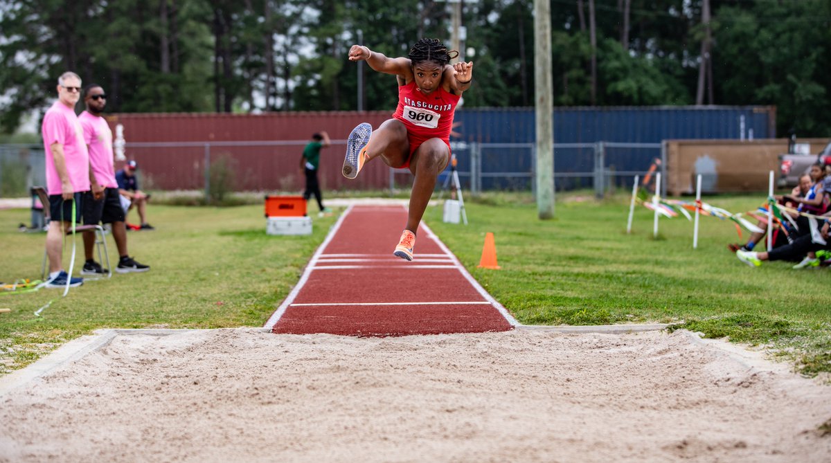 📸: Humble ISD athletes compete at the Region III-6A Track & Field Championships at Turner Stadium on Friday, April 19, 2024. #UILState