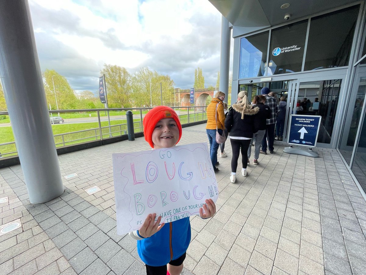 It was amazing to have my work colleagues come to our Lightning game last Saturday🙌 <a href="/QcomOutsourcing/">Qcom | Technology Service & Support</a> <a href="/LboroLightning/">Loughborough Lightning Netball</a> 

Their support is awesome and the new office decorations are too!! 🩷🥰⚡️💜