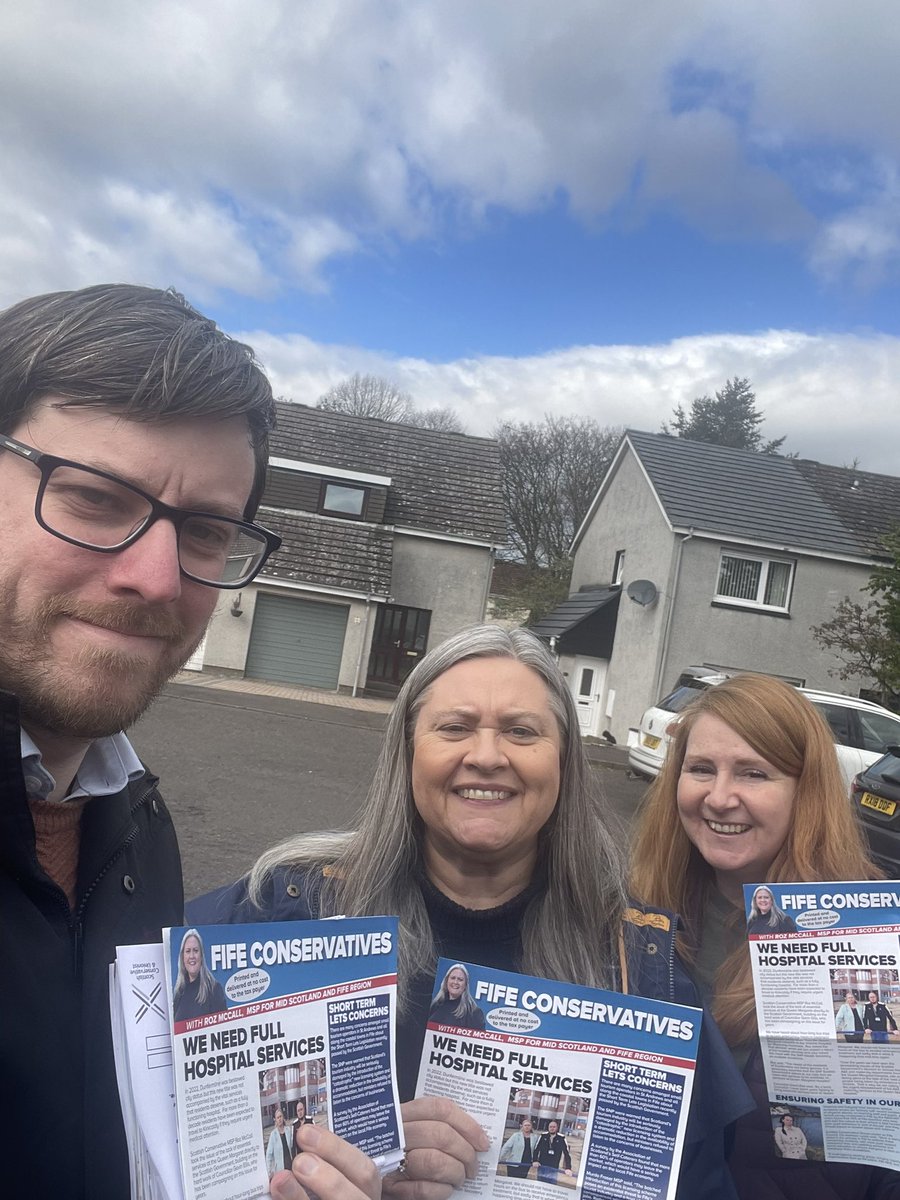 Finishing off an action packed Friday speaking to voters in St Andrews about their local priorities @Fifetory