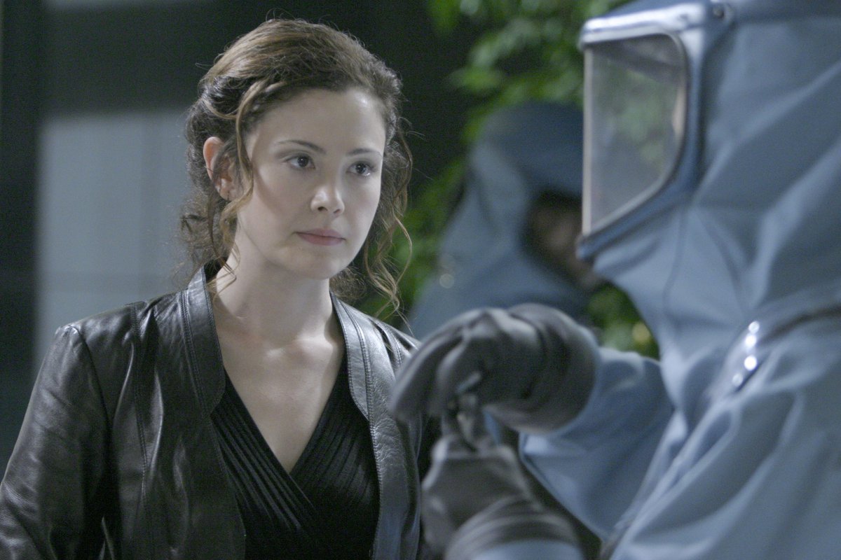 baz_blackadder's tweet photo. FBF -- Reiko Aylesworth as Michelle Dessler in 24 Season 3. 🥰🥵
#FlashbackFriday #FBF #ReikoAylesworth #TwentyFour #MichelleDessler https://t.co/N48W1VliZ4