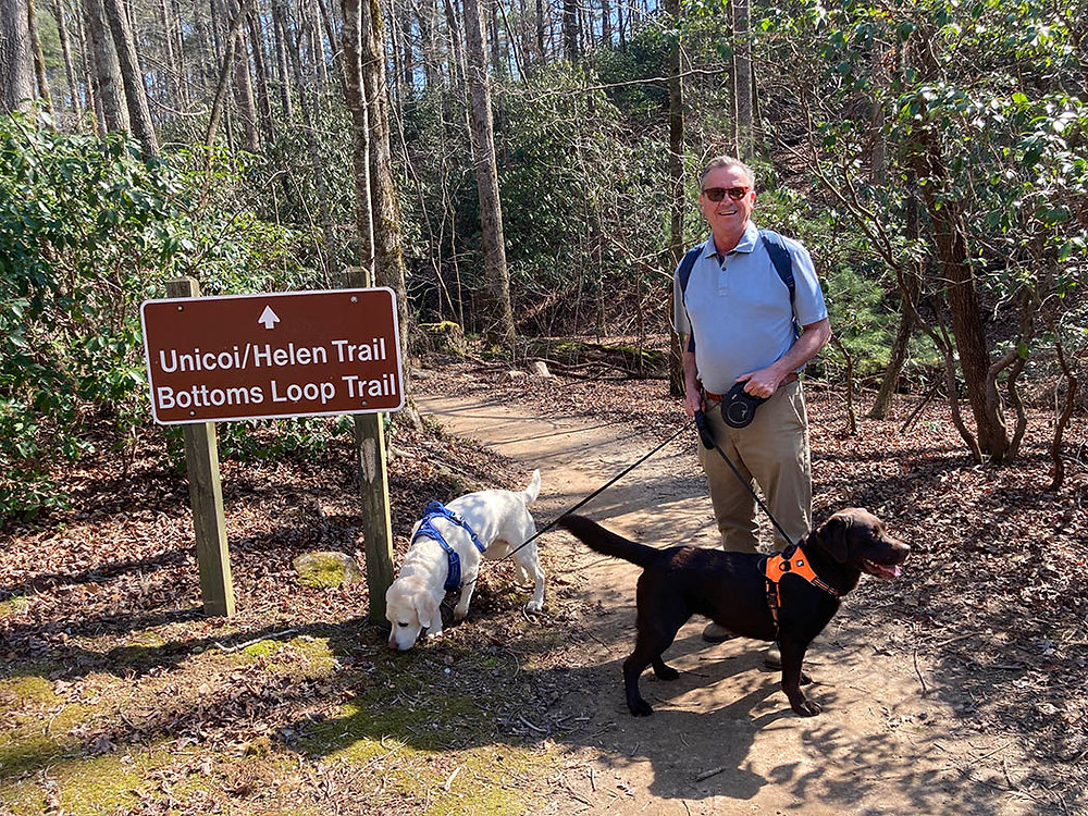 Looking for a good hiking trail near Lake Burton for you and your pups? Additional info 👉 lakehomes.site/3TluoFP

#weekendplans #hikingtrail #helentrail #weekendvibes #outdoorliving #outdooractivities #nature #lakeburton #georgialakes #thingstodo #localhotspot #georgialiving