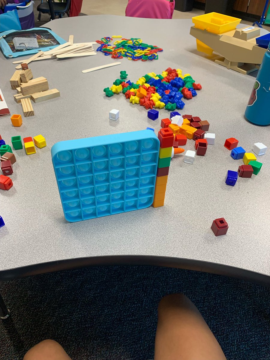 DLE_Lions's tweet image. Kindergarten exploring measuring . #justgoodteaching #livelaughloveleonetti