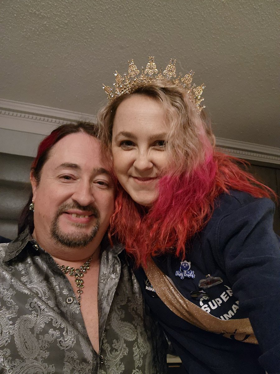 LouLouKolt19's tweet photo. Just reminiscing from #LuciConNJ last year! Can’t believe you sneaky buggers planned this birthday party for me and Kelsey! It was the best time ever! #BirthdayMemories #Lucifans #PocketDevils #TheDirtyBirds #Tribe https://t.co/ZsDzn0JXLu