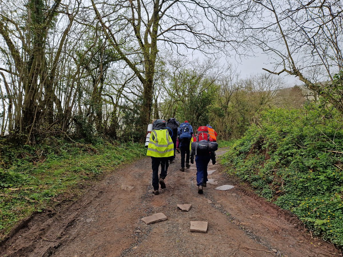 DAOSdofe's tweet image. DAOS Gold Day 3
After a warmer night, students enjoyed a slightly later start and a less challenging day. Despite a damp morning, students were rewarded at the end of the day with warm sunshine and beautiful campsite views.