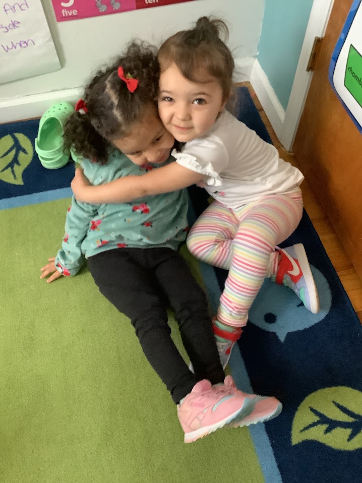 Today our friends picked a name from a bag to receive a mystery friend. We discussed something special to do to show an act of kindness to their friend.
#playfuldiscoveriesii #groupfamilydaycare #daycare #nycpreschool #earlylearning #friendship #actsofkindness #bestfriends #hugs