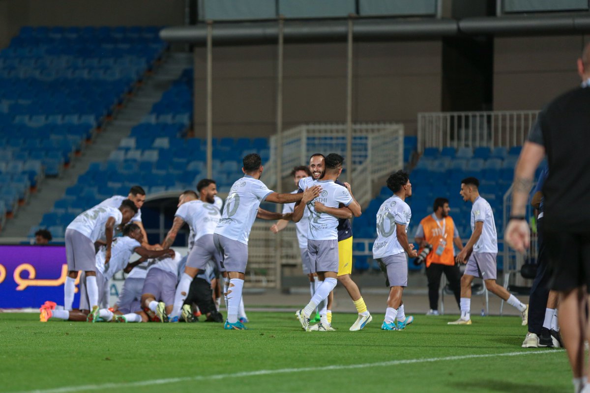 🚨 En la continuidad de la fecha 28 de la #RoshnSaudiLeague 

Al-Nassr  3-1  Al-Feiha
Al-Riyadh  1-2  Al-Tai

Al-Nassr (con doblete de Mane) sigue peleando arriba esperando un tropiezo de Al-Hilal
Al-Tai sale de la zona de descenso