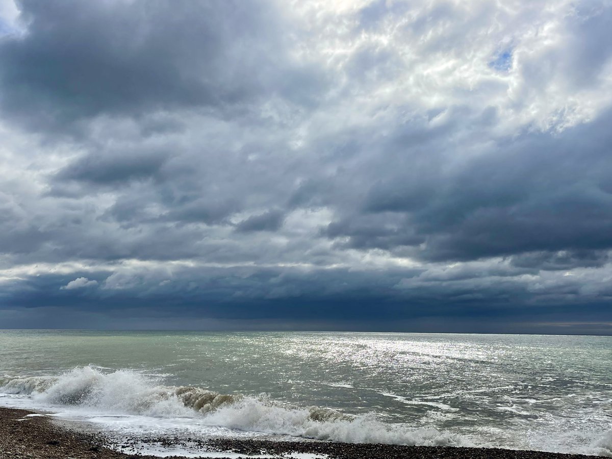 Big clouds and the odd sunbeam at the early morning swim 🏊🏻‍♀️ Temperature still in single digits 🥶 #wildswimming #beachlife #vitaminsea  #FridayFeeling ♥️