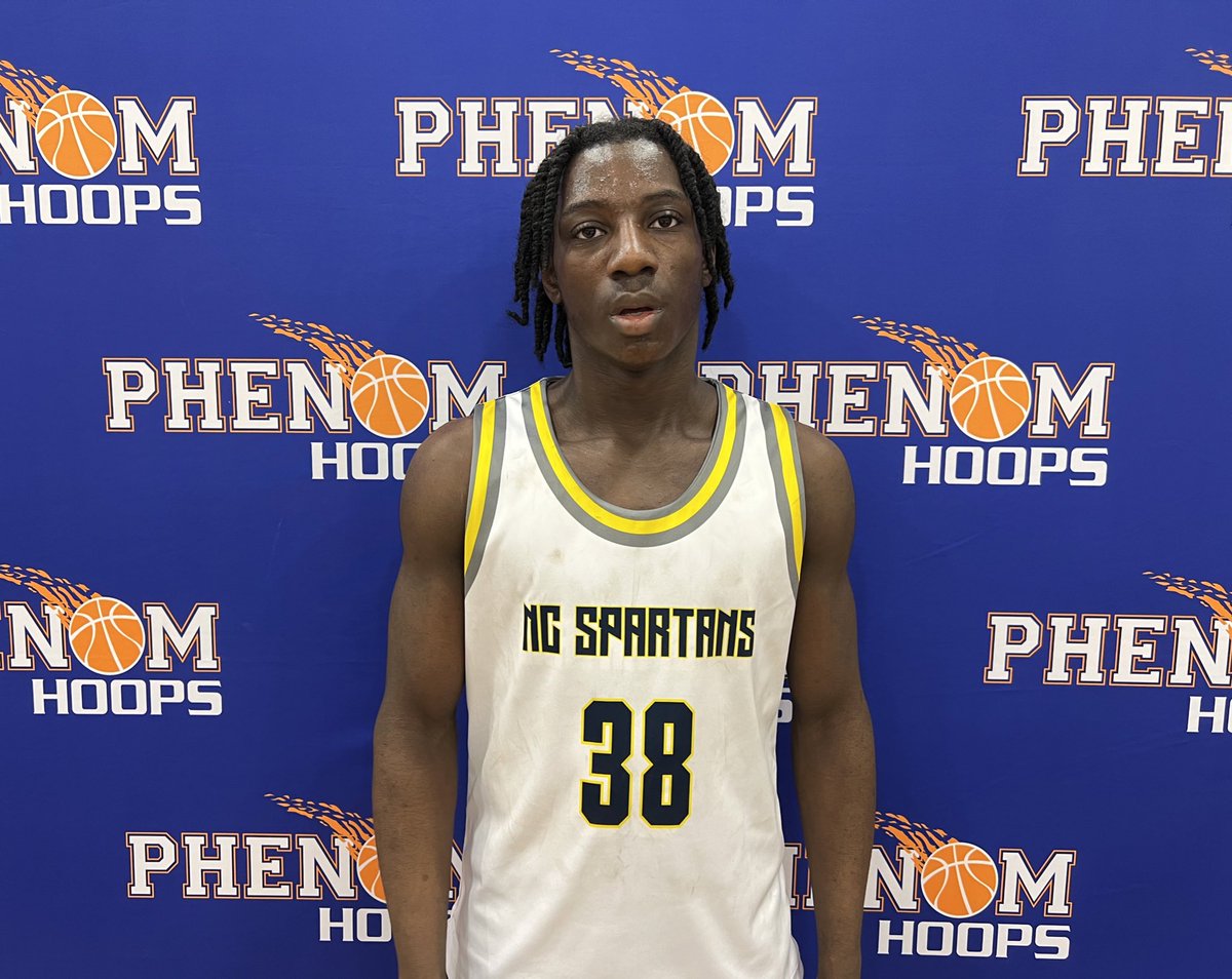 6’1 ‘24 KJ Burke (NC Spartans) is applying consistent downhill pressure. Attacking the basket and finishing or making kickout passes. Defending with energy and showing the ability to hit jumpers #PhenomHoopStateChallenge